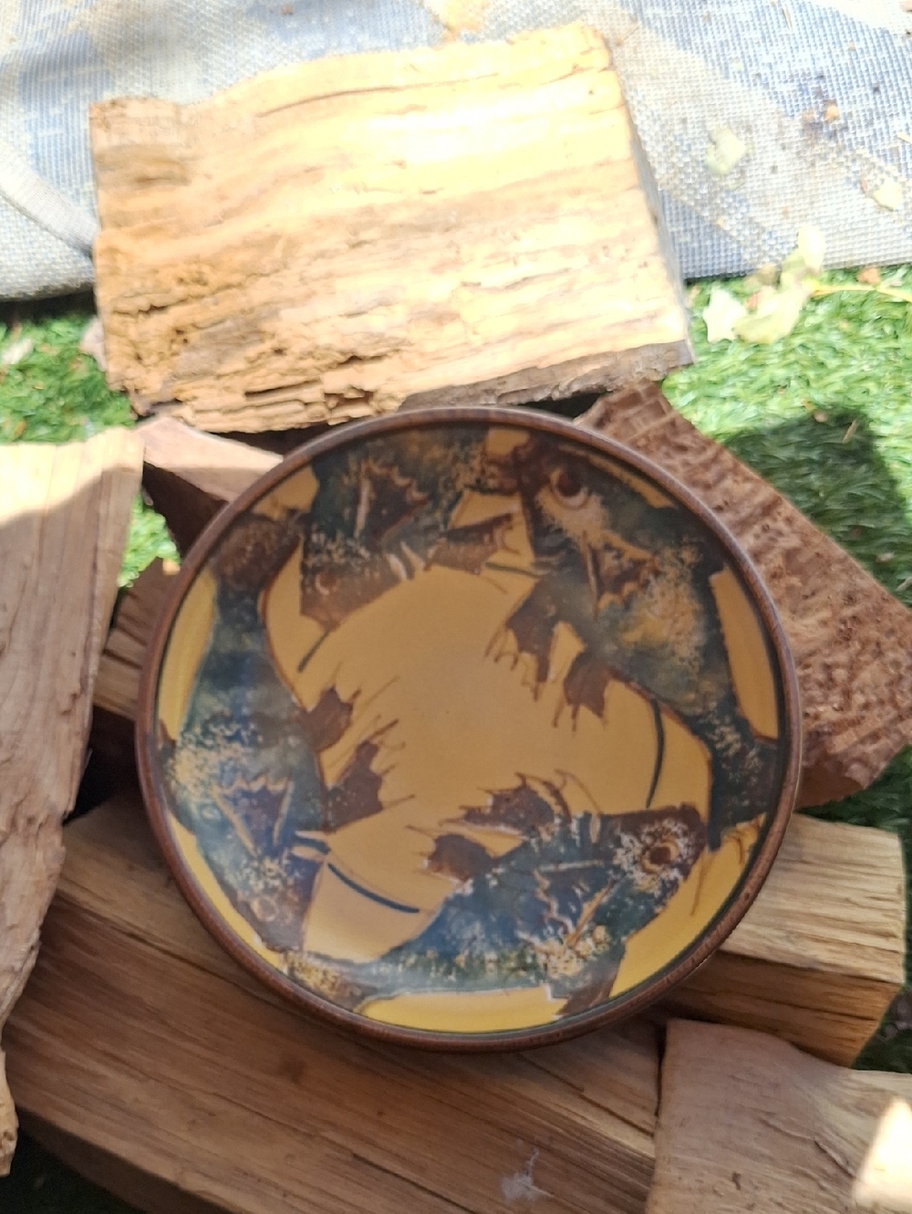 Yellow and Green Fish Motif Decorative Ceramic Bowl - Signed - Picture 9 of 10